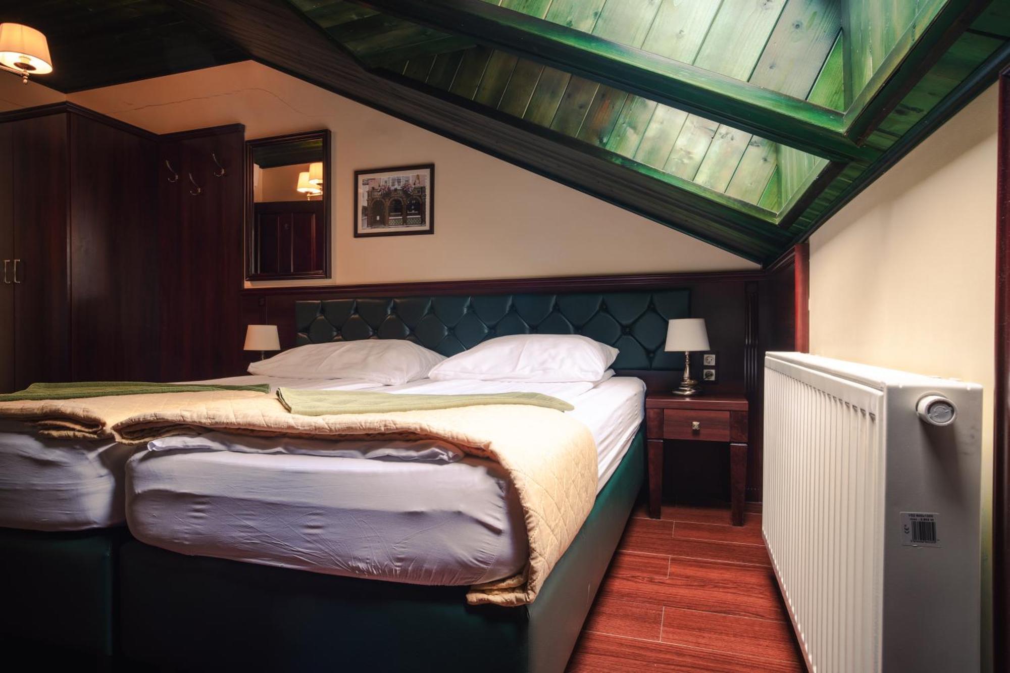 Shoemaker Irish Pub & Accommodation Kielce Exterior foto