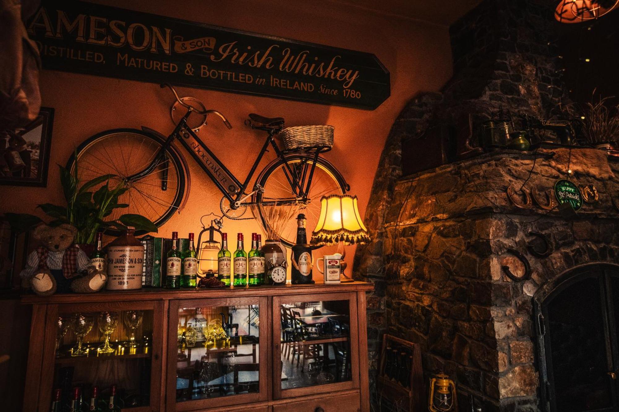 Shoemaker Irish Pub & Accommodation Kielce Exterior foto